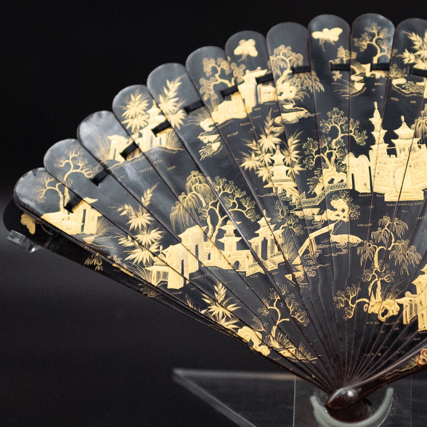 Antique 1870s Chinese Export Lacquer Brise Fan with Gilded Scenic Design